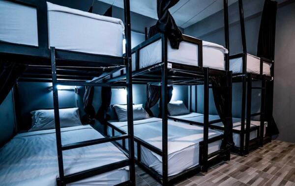 3Plus1 Hostel Patong Eksteriør billede